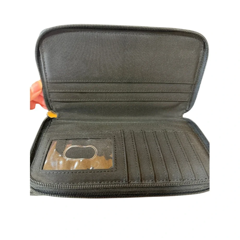 Fossil Black Leather Clutch Wallet with Detachable Strap and Silver Hardware Y2K